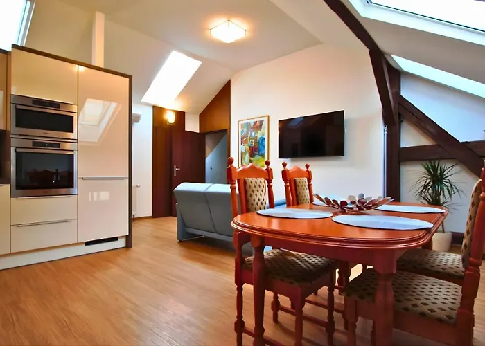 아파트 Historic Attic Old Town